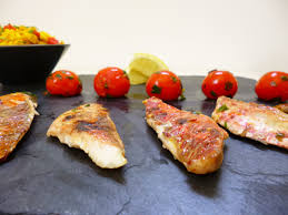 Filets De Rouget A La Plancha La Recette Facile Par Toques 2 Cuisine Recette Filets De Rouget Recette Facile Rouget