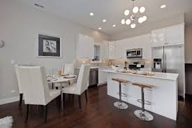 A rental apartment in this city is as an average $2,794. The 5 Best Affordable Chicago Apartments Right Now May 22