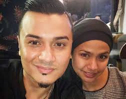 They have two children, riza aziz and azrene soraya. Fazley Isteri Doa Rosmah Terbuka Hati Terima Mereka Mynewshub