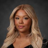 Nicole Black's Instagram, Twitter & Facebook