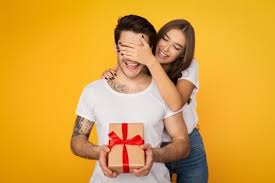 Satu lagi hadiah hari jadi yang terbukti untuk isterinya: 9 Ide Kado Untuk Pacar Laki Laki Yang Bisa Bikin Hatinya Tambah Meleleh