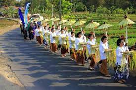 Upacara Adat Seren Taun Cigugur Kuningan Budaya Indonesia Dunia
