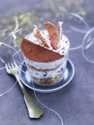 Verrines De Tiramisu Aux Olives Et Aux Truffes Biscuit Noisette Et Chips De Jambon De Bayonne Recette Biscuit Noisette Alimentation Tiramisu