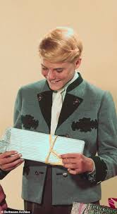 He is known for roles in the sound of music and a chris was an extraordinary man who deeply loved and respected his profession with great old plummer was known for his roles as captain georg von trapp opposite julie andrews in the. Whkjuwi0 79xim