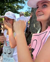 Mary Lawrence McKnight (@marylawrencemcknight) • Instagram photos and videos