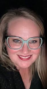 April Collett's Instagram, Twitter & Facebook