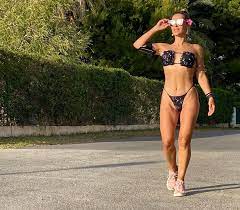 Joana beatriz nunes vicente amaral dias widely referred to in the media as joana amaral dias is a portuguese politician and clinical psychologist with master's and ph. Joana Amaral Dias Mostra Corpo Em Forma Com Biquini Reduzido