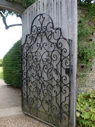 Pin By Hunter Novak On Garten Garden Gates And Fencing Wooden Garden Gate Garden Gate Design