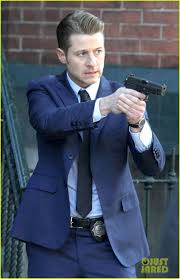 Ben Mckenzie Hairstyle Ben Mckenzie Gotham Hair Javoivj Hair Styles Ben Mckenzie Gotham Ben Mckenzie Benjamin Mckenzie