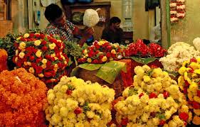 Four seasons flowers is located at 13289 black mountain rd., san diego ca 92129, we have a beautiful store decorated with seasonal gifts items, garden gift ideas, sympathy tributes, live indoor plants and custom created planter gardens. Gifting Flowers Get A Glimpse Into Huvina Mandi Citizen Matters Bengaluru