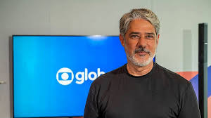 Bonner entra nos planos da Globo para as noites de domingo