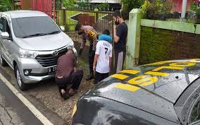 Gratis untuk komersial tidak perlu kredit bebas hak cipta. Duh Hendak Berlibur Kendaraan Asal Jakarta Malah Ditarik Mobil Polisi Di Purbalingga Bagian 1