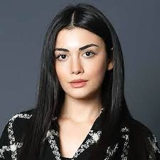 Özge yagiz is an actress, known for yemin (2019), adini sen koy (2016) and sol yanim (2020). Ozge Yagiz Biography Family Boyfriend Career Age Height Dating Relationship Records Salary Income Cars Lifestyles