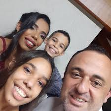 SEGUINDO O LEGADO DO PAI! Clóvis Acosta Fernandes, que ficou conhecido como  Gaúcho da Copa, já esteve acompanhando o Brasil em sete mundiais. Em 2014,  virou um dos símbolos daquele fatídico dia: