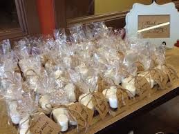 Pin By Amber Inglis On Baby It S Cold Outside Baby Shower Winter Outside Baby Showers Sprinkle Baby Shower