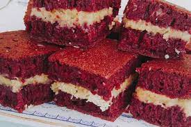 Pewarna merah tua (cek warna merahnya tua red velvet) • terigu segitiga biru (saya cakra) • toping • gula pasir • coklat bubuk • telur kocok lepas • air • garam. Coba Yuk Resep Rumahan Martabak Red Velvet Isi Keju Money Id