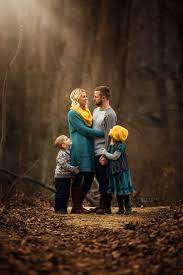 Family Of 4 Photo Fall Family Portraits Fall Photoshoot Family Family Picture Poses