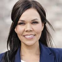 Peggy Bennington's Instagram, Twitter & Facebook