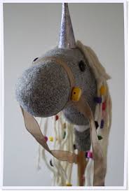Magische Spielidee Einhorn Steckenpferd Selber Machen Mytoys Blog Steckenpferd Basteln Kindergeburtstag Basteln Madchen Steckenpferd