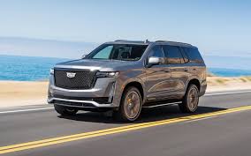Cadillac escalade или toyota land cruiser 105. Comparison Cadillac Escalade Sport Platinum 2021 Vs Toyota Land Cruiser Prado Kakadu 2019 Suv Drive