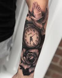 Le tatouage homme japonais est un tatouage dont les motifs et le matériel utilisé est resté lié à la culture de ce peuple. 100 Tatouages D Horloge Pour Homme Tatouez