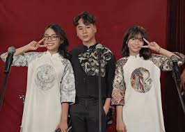 Giọng ca áo mới cà mau khẳng định khuya 11/6, phương mỹ chi đăng tải clip người phụ nữ này chủ động tới gặp cô. PhÆ°Æ¡ng Má»¹ Chi Tai Hiá»‡n Láº¡i Pháº§n Thi Ná»•i Tiáº¿ng Giá»ng Hat Viá»‡t Nhi Cach Ä'ay 6 NÄƒm Tin Má»›i Nháº¡c