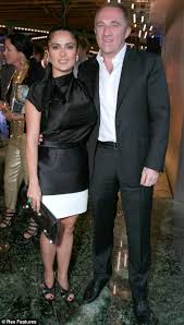 What A Sparkler Salma Hayek Flashes Diamond Wedding Ring After Valentine S Day Marriage To French Billionaire Daily Mail Online Salma hayek pinault, урождённая са́льма вальга́рма ха́йек химе́нес (исп.