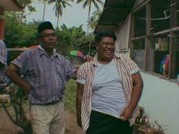 Memangnya, bagaimana isi dari kampung ini? Gambar Makan Bersila Bersimpuh Majlis Kahwin Ini Kembalikan Nostalgia Zaman 50 An