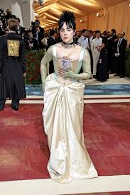 12 bộ trang phục đẹp nhất trên thảm đỏ Met Gala 2022