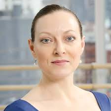 Dawn Hillen's Instagram, Twitter & Facebook