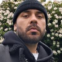 60+ perfiles de «Yerko Flores»