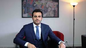 Balkonunun kapatılması durumunda, ara duvarların kaldırılarak balkonun odaya dahil edilmesi durumunda, binada mimari proje değişikliği gerekeceğinden, kat maliklerinin tamamının rızasının alınması gerekir. Cam Balkon Yaptirmak Icin Komsudan Izin Almak Sart Mi