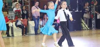 Castiga un curs de dans!. Inturda Ro Alin Miron
