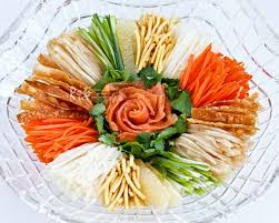 Because chinese new year is never complete without a round (or ten) 'yee sang'. Prosperity Toss Salad Yee Sang Yusheng Roti N Rice