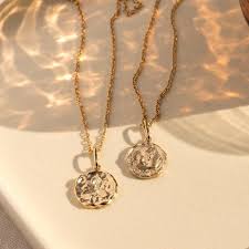Daisy Floral Medallion Mejuri Pandora Jewelry Necklace Jewelry Photography Diy Jewelry Necklace Shell necklace can be crafted using the worktable: