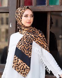 Leopar Desenli Medine Ipegi Sal Leopar Deseniyle Hem Ozel Gunlerinizde Hem De Gunluk Kullanabilecegiz Bu Harika Urun Simdi Kampanyali Leopar Kadin Esarp