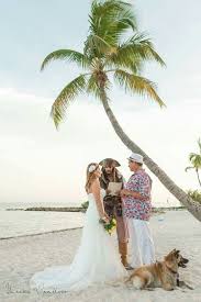 Wedding Elopement Packages For The Florida Keys From Key Largo To Key West Inexpensive Elopement Packages For A Couple Looking To Elop Florida Wedding Venues Florida Keys Wedding Romantic Beach Getaways