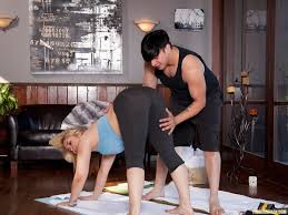 Sarah Vandella Practices Blowjob Yoga – LemmeCheck XXX