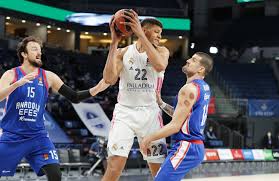 İlk 5 dakikada anadolu efes, 6 sayı üretirken real madrid rakibine 8 sayıyla karşılık verdi. Anadolu Efes Istanbul Vs Real Madrid Game