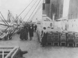 effects of the rapid sinking of the titanic
