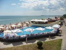 Yüzme havuzu, restoran sunar ve mamaia su büyüsü'den arabayla 10 dakikalık mesafede yer alır. Zenith Conference Spa Hotel Fostul Golden Tulip Mamaia Romania