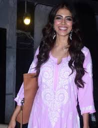 Mohanan, malavika made her acting debut with the romantic drama pattam pole (2013) opposite dulquer salmaan. Malavika Mohanan Looks Pretty In A Pink Kurta Palazzo Set