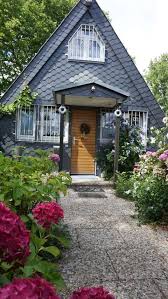 Gepflegter garten mit liegewiese und spielplatz, ponyreiten in der nähe; Gemutliches Ferienhaus Mit Eingezauntem Garten Und 2 Terrassen Ostsee Urlaub Ferienhaus Eingezaunter Garten Ferien