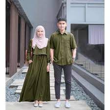 Tidak hanya bisa mengenakan model kebaya couple modern untuk acara tunangan saja loh, bahkan kamu juga bisa mengenakan kebaya couple modern yang satu ini sebagai outfit kondangan andalanmu bersama dengan. Jual Baju Couple Pasangan Baju Pasangan Nino Couple L Baju Pasangan Cp Muslim Dress Pesta Kondangan Online April 2021 Blibli
