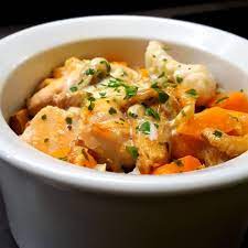 Cocotte De Saumon Et Lotte Aux Girolles Et Patates Douces Recette Recette Saumon Girolles Recette Poisson