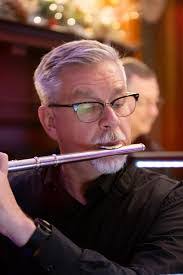 Rob Earp's Instagram, Twitter & Facebook