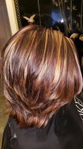 Take these caramel highlights with a layered cut to give a different factor. Highlights Und Violette Lowlights Hairbyheatherhaynes Uber Alle Brunette Hair Color Hair Highlights And Lowlights Short Brown Hair