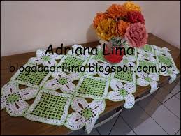 Caminho De Mesa Branco De Croche Adriana Lima Caminho De Mesa Verde Claro E Branco Padroes Doily Mesa Verde Casa De Croche