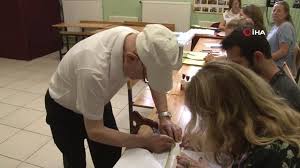 Tarihi bodrum bezi, yeşil üzümlü dastar bezi ve yeşilyurt bürümcük bezini dokuyacaklarını söyleyen funda akçalı, başkan aras'a desteklerinden. Sabanci Ailesi Oyunu Kullandi Dailymotion Video