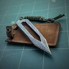 Las recopilé de una pagina checa, pero ahora no recuerdo la dirección. Kiridashi Knives Design Plantillas Cuchillos Cuchillos Y Espadas Cuchillo De Bolsillo